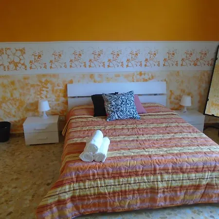 Tropical Bed&Breakfast 3* Lucca