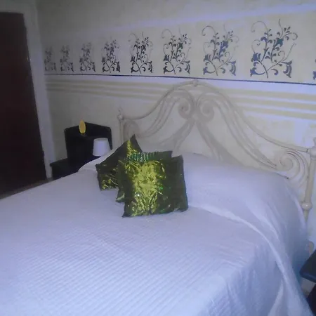Tropical Bed&Breakfast Bed & Breakfast