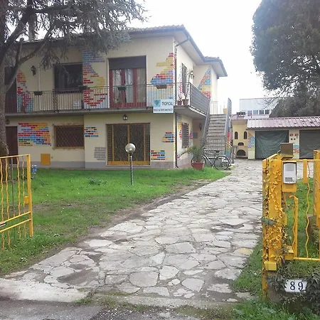 Tropical Bed&Breakfast 3* Lucca